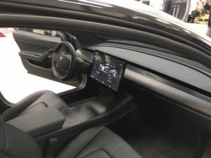 Tesla Model 3 Cockpit und Armaturenbrett 2016