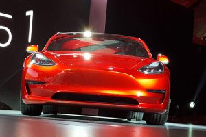 Tesla Model 3 rot Front 2016