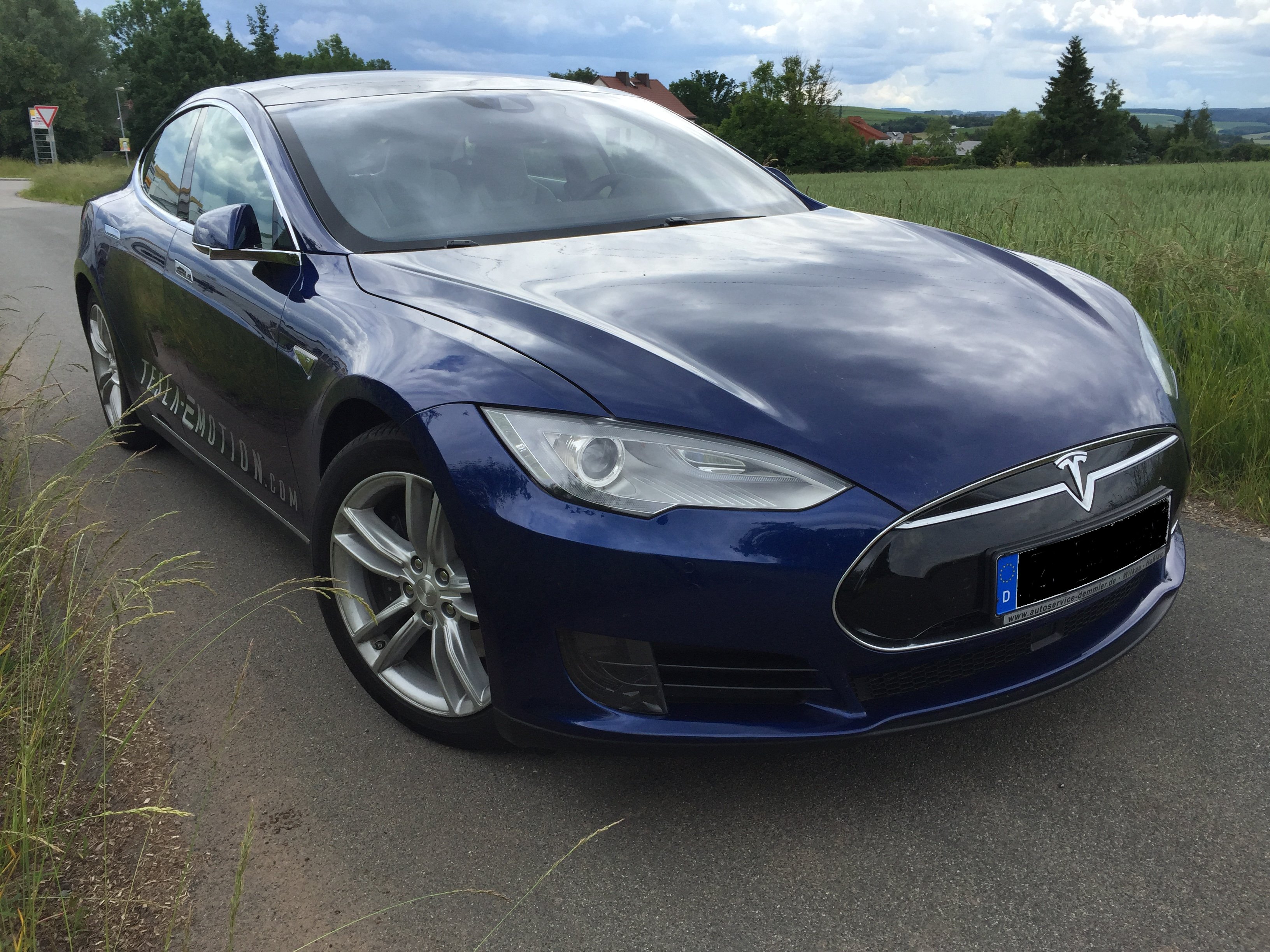 Tesla Mieten In Erfurt Ecario De